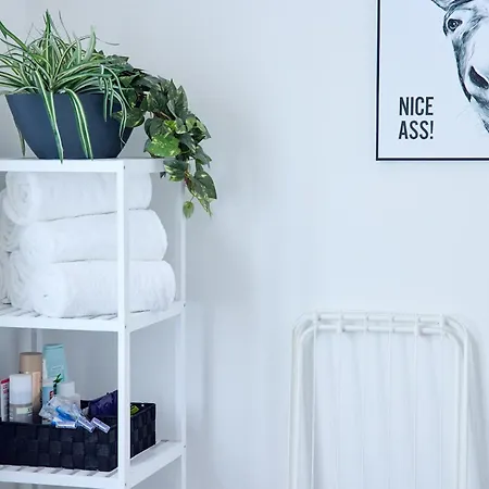 Relax Fuer Bis Zu 6 Personen - Parkplatz - Voll Ausgestattet & Gemuetlich Lägenhet